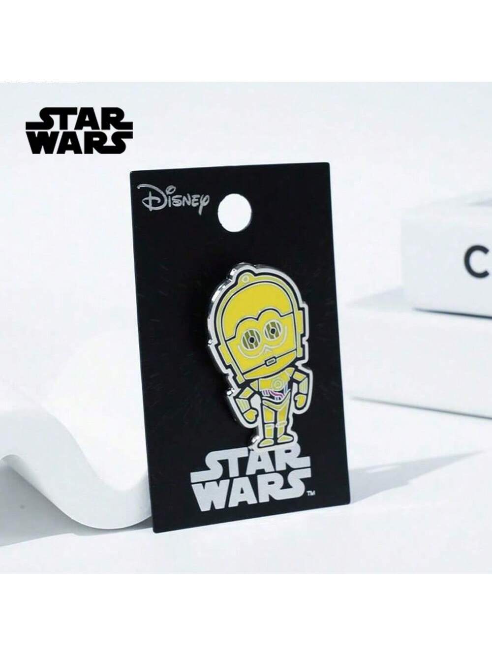 Star Wars C-3PO or Logo Enamel Pin Set – 1 or 2 Pins for Fans Secondary image